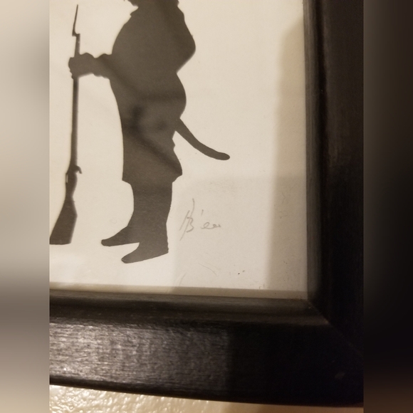 Framed silhouette little solider boy with ruffle gun 3.8x4.8" signed - Picture 2 of 6
